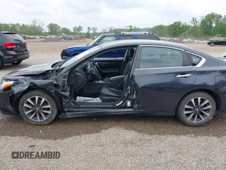 2017 Nissan Altima SL z VIN 1N4AL3AP6HC193134, wystawiony jako IAAI lot #42287276 z przebiegiem 97 296 mil mil oraz . Historia ofert i sprzedaży dostępna na DreamBid. Obrazek 15.