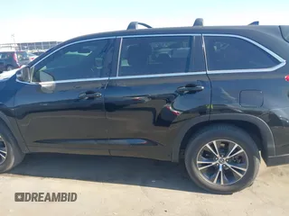 2018 Toyota Highlander LE with VIN 5TDZZRFH5JS266501, listed as a IAAI auction lot 41209838 with 99,340 mi miles and . Bid and sale history available at DreamBid. Image 14.