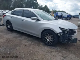 2018 Nissan Altima 2.5 SR with VIN 1N4AL3AP5JC214917, listed as a IAAI auction lot 41485937 with 138802 miles. Bid and sale history available at carsss.com. Image 1.