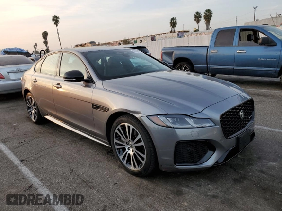 2024 Jaguar XF R-Dynamic SE with VIN SAJBL4GX9RCY93597, listed as a Copart auction lot 86955364 with 3,076 mi miles and Salvage Title. Bid and sale history available at carsss.com. Image 4.
