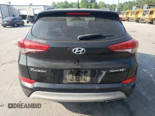 2017 Hyundai Tucson Sport z VIN KM8J33A21HU550398, wystawiony jako Copart lot #55043145 z przebiegiem 92 677 mil mil oraz Szkoda całkowita • Salvage title. Historia ofert i sprzedaży dostępna na DreamBid. Obrazek 6.