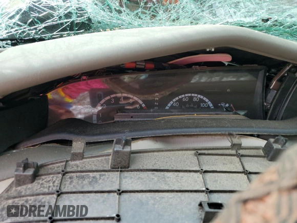 2000 Toyota Avalon XL z VIN 4T1BF28B4YU032815, wystawiony jako Copart lot #55579375 z przebiegiem Nie podano mil oraz Nie do naprawy • Non repairable. Historia ofert i sprzedaży dostępna na DreamBid. Obrazek 9.