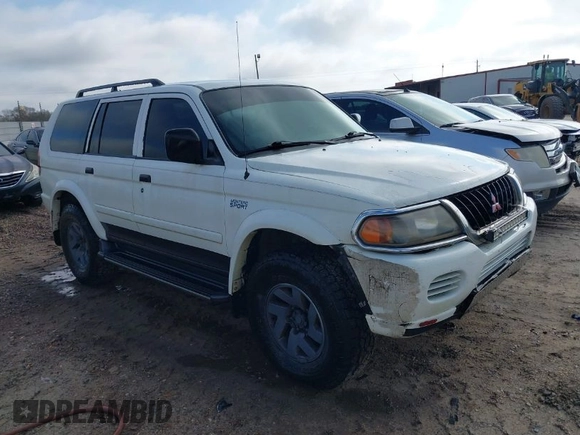 2001 Mitsubishi Montero Sport XLS with VIN JA4LS31H91P046295, listed as a IAAI auction lot 41475251 with 247,739 mi miles. Bid and sale history available at carsss.com. Image 1.
