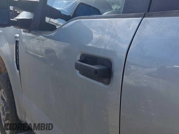 2022 Ford F-250 XL with VIN 1FT7W2BNXNEF81065, listed as a IAAI auction lot 42849192 with 119,775 mi miles and . Bid and sale history available at DreamBid. Image 9.