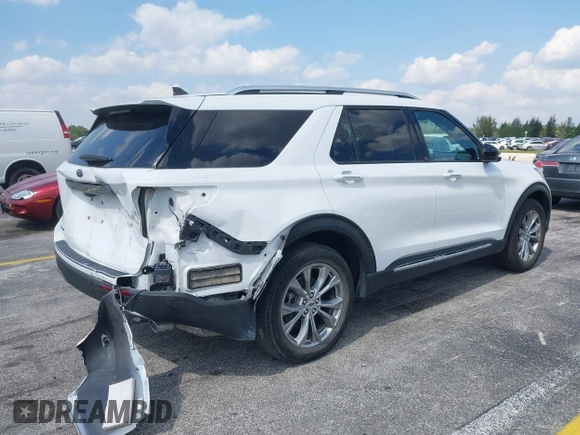 2023 Ford Explorer Limited with VIN 1FMSK7FH2PGB17892, listed as a IAAI auction lot 42059353 with 40,526 mi miles. Bid and sale history available at carsss.com. Image 4.
