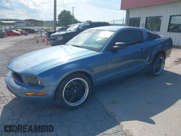 2005 Ford Mustang Deluxe с VIN 1ZVFT80N155168894, выставлен на аукционе IAAI как лот 42331054 с пробегом 194 939 миль миль и . История ставок и продаж доступна на DreamBid. Изображение 17.