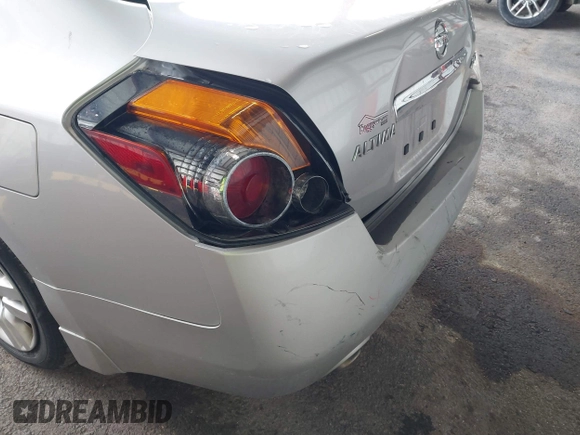 2011 Nissan Altima 2.5 S with VIN 1N4AL2AP8BC133907, listed as a IAAI auction lot 41968350 with 192,755 mi miles. Bid and sale history available at carsss.com. Image 6.