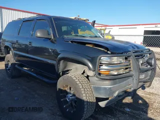 2001 Chevrolet Suburban LS with VIN 3GNEC16T61G284128, listed as a IAAI auction lot 41102555 with 198,323 mi miles. Bid and sale history available at carsss.com. Image 1.