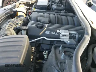 2015 Jeep Grand Cherokee SRT z VIN 1C4RJFDJ3FC949706, wystawiony jako IAAI lot #41436193 z przebiegiem 29 946 mil mil oraz . Historia ofert i sprzedaży dostępna na DreamBid. Obrazek 19.