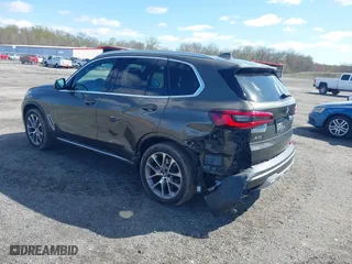 2022 BMW X5 xDrive40i with VIN 5UXCR6C06N9L83350, listed as a IAAI auction lot 41950890 with 29,701 mi miles. Bid and sale history available at carsss.com. Image 3.