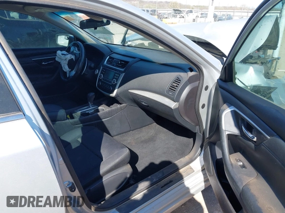 2016 Nissan Altima SR with VIN 1N4AL3AP4GC171826, listed as a IAAI auction lot 41841720 with Not Provided miles and . Bid and sale history available at carsss.com. Image 5.