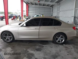 2013 BMW 3 Series 328i z VIN WBA3C1C51DK105056, wystawiony jako IAAI lot #42243999 z przebiegiem 92 659 mil mil oraz . Historia ofert i sprzedaży dostępna na DreamBid. Obrazek 14.