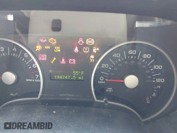 2006 Ford Explorer XLT with VIN 1FMEU738X6UA54701, listed as a IAAI auction lot 40302306 with 194,747 mi miles. Bid and sale history available at carsss.com. Image 7.