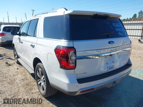 2024 Ford Expedition Limited with VIN 1FMJU1K86REA59325, listed as a IAAI auction lot 41263018 with 14,104 mi miles. Bid and sale history available at carsss.com. Image 3.