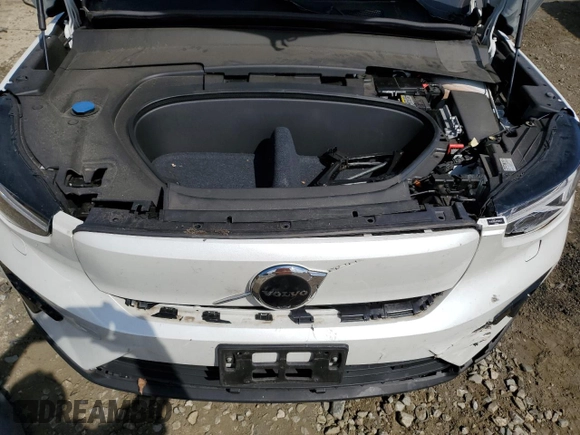 2023 Volvo C40 Plus с VIN YV4ED3GL3P2059521, выставлен на аукционе Copart как лот 54053395 с пробегом 24 902 миль миль и Списание • Salvage title. История ставок и продаж доступна на DreamBid. Изображение 12.