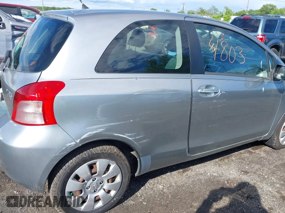 2007 Toyota Yaris z VIN JTDJT923975084145, wystawiony jako IAAI lot #42354803 z przebiegiem 85 121 mil mil oraz . Historia ofert i sprzedaży dostępna na DreamBid. Obrazek 6.
