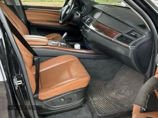2009 BMW X5 35d z VIN 5UXFF03569LJ96648, wystawiony jako Copart lot #56781555 z przebiegiem 171 787 mil mil oraz Czysty tytuł • Clean title. Historia ofert i sprzedaży dostępna na DreamBid. Obrazek 5.