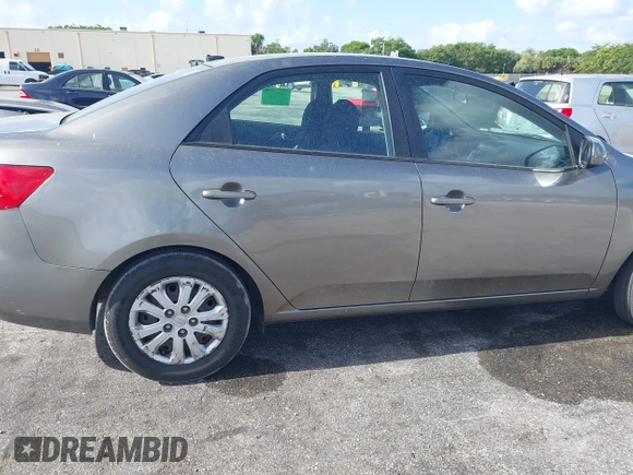 2013 Kia Forte EX with VIN KNAFU4A26D5655016, listed as a IAAI auction lot 42168521 with 201,262 mi miles. Bid and sale history available at carsss.com. Image 6.