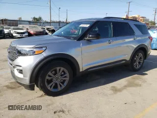 2024 Ford Explorer XLT with VIN 1FMSK7DHXRGA32630, listed as a Copart auction lot 68529784 with 884 mi miles and Salvage Title. Bid and sale history available at carsss.com. Image 1.