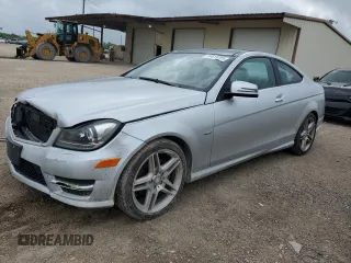 2012 Mercedes-Benz C 250 z VIN WDDGJ4HB6CF786791, wystawiony jako Copart lot #54619225 z przebiegiem 85 553 mil mil oraz Szkoda całkowita • Salvage title. Historia ofert i sprzedaży dostępna na DreamBid. Obrazek 1.