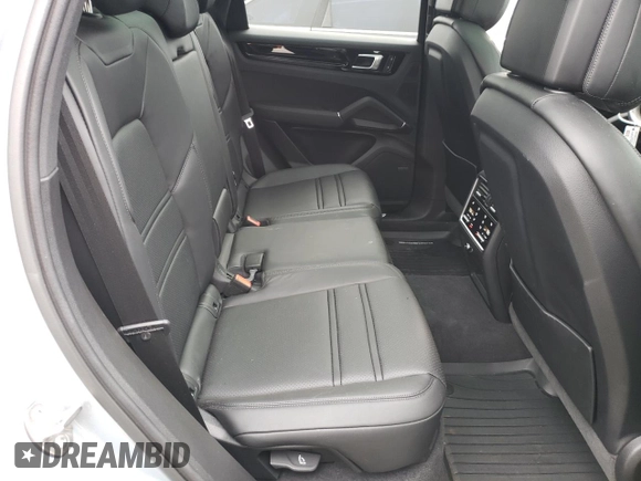 2023 Porsche Cayenne S z VIN WP1AB2AY2PDA14143, wystawiony jako Copart lot #48045204 z przebiegiem 37 303 mil mil oraz . Historia ofert i sprzedaży dostępna na DreamBid. Obrazek 12.