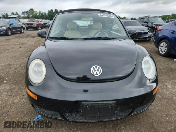 2008 Volkswagen Beetle SE with VIN 3VWRF31Y98M414685, listed as a Copart auction lot 64333685 with 30,116 mi miles and Salvage title. Bid and sale history available at DreamBid. Image 5.
