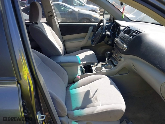 2008 Toyota Highlander with VIN JTEDS41A782051887, listed as a IAAI auction lot 41855008 with 127,015 mi miles. Bid and sale history available at carsss.com. Image 5.