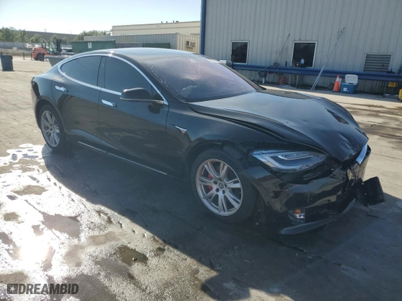 2020 Tesla Model S Performance with VIN 5YJSA1E49LF398581, listed as a Copart auction lot 50723735 with 28,534 mi miles and Salvage Title. Bid and sale history available at carsss.com. Image 4.