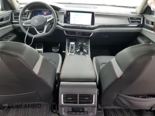 2024 Volkswagen Atlas Peak Edition SE with VIN 1V2CR2CA4RC575859, listed as a Copart auction lot 76310634 with 1,228 mi miles and Salvage title. Bid and sale history available at DreamBid. Image 8.