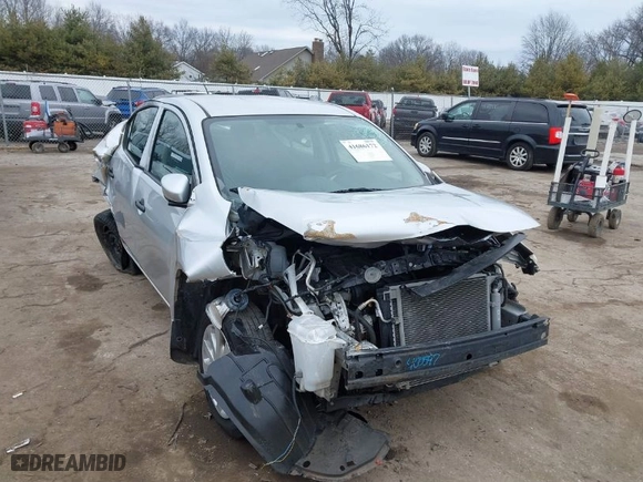 2017 Nissan Versa Sedan SV with VIN 3N1CN7APXHL891130, listed as a IAAI auction lot 41686172 with 119,128 mi miles. Bid and sale history available at carsss.com. Image 1.