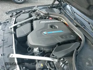 2019 BMW 5 Series 530e xDrive z VIN WBAJB1C54KB375146, wystawiony jako IAAI lot #43233813 z przebiegiem 79 646 mil mil oraz . Historia ofert i sprzedaży dostępna na DreamBid. Obrazek 20.