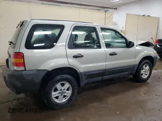 2005 Ford Escape XLS Value with VIN 1FMYU02Z15KB69454, listed as a Copart auction lot 85305344 with 195,662 mi miles and Salvage Title. Bid and sale history available at carsss.com. Image 3.