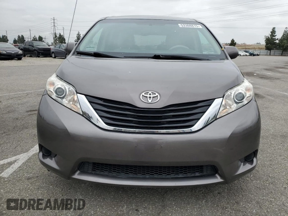 2012 Toyota Sienna LE AAS с VIN 5TDKK3DC8CS241590, выставлен на аукционе Copart как лот 53308815 с пробегом 141 292 миль миль и Списание • Salvage title. История ставок и продаж доступна на DreamBid. Изображение 5.