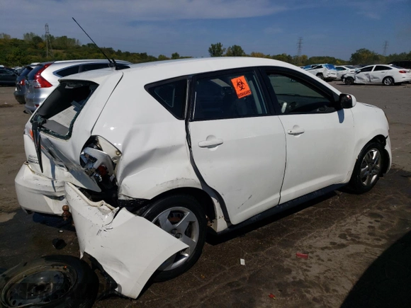 2010 Pontiac Vibe w/1SA with VIN 5Y2SP6E8XAZ419749, listed as a Copart auction lot 70610904 with 0 mi miles and Salvage Title. Bid and sale history available at carsss.com. Image 3.