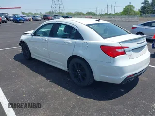 2014 Chrysler 200 Limited with VIN 1C3CCBCG9EN164645, listed as a IAAI auction lot 42008641 with 170,187 mi miles. Bid and sale history available at carsss.com. Image 3.