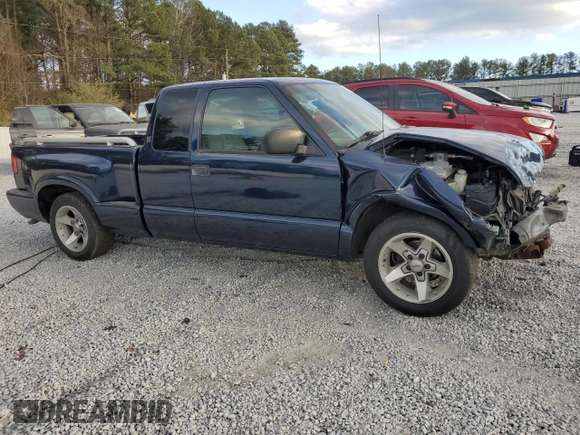 2001 GMC Sonoma SLS w/1SF Pkg with VIN 1GTCS195618199683, listed as a Copart auction lot 85921454 with 186,996 mi miles and Salvage Title. Bid and sale history available at carsss.com. Image 4.