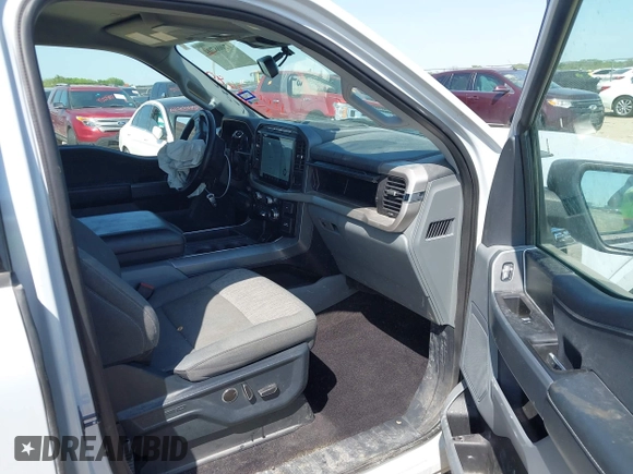 2021 Ford F-150 XL z VIN 1FTFW1E86MKD90402, wystawiony jako IAAI lot #42007680 z przebiegiem 103 724 mil mil oraz . Historia ofert i sprzedaży dostępna na DreamBid. Obrazek 5.