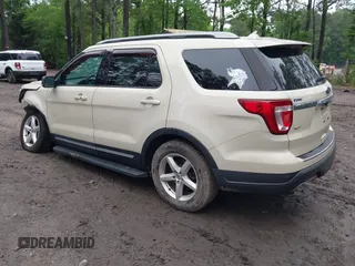 2018 Ford Explorer XLT z VIN 1FM5K7D89JGA02570, wystawiony jako IAAI lot #42262888 z przebiegiem 117 002 mil mil oraz . Historia ofert i sprzedaży dostępna na DreamBid. Obrazek 3.
