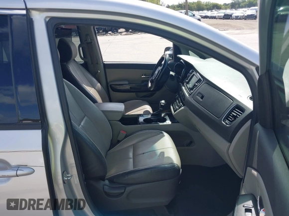 2018 Kia Sedona EX with VIN KNDMC5C12J6345930, listed as a IAAI auction lot 42008064 with 214,465 mi miles and . Bid and sale history available at carsss.com. Image 5.