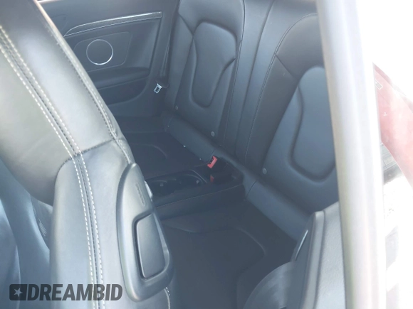 2012 Audi S5 Premium Plus z VIN WAUCGAFH9CN007433, wystawiony jako IAAI lot #41250787 z przebiegiem 107 140 mil mil oraz . Historia ofert i sprzedaży dostępna na DreamBid. Obrazek 8.