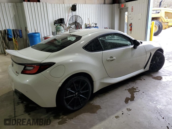2024 Toyota 86 Premium with VIN JF1ZNBE1XR8755702, listed as a Copart auction lot 45182635 with 9,214 mi miles and Salvage Title. Bid and sale history available at DreamBid. Image 3.
