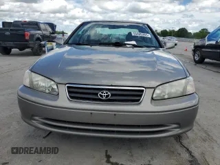 2000 Toyota Camry CE z VIN 4T1BG22KXYU639808, wystawiony jako Copart lot #56606985 z przebiegiem 119 678 mil mil oraz Szkoda całkowita • Salvage title. Historia ofert i sprzedaży dostępna na DreamBid. Obrazek 5.