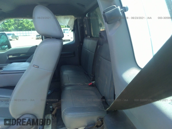 2016 Ford F-250 XLT z VIN 1FT7X2A6XGEB78343, wystawiony jako IAAI lot #30599328 z przebiegiem 135 216 mil mil oraz . Historia ofert i sprzedaży dostępna na DreamBid. Obrazek 8.