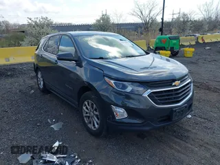 2018 Chevrolet Equinox LT with VIN 3GNAXJEV0JL102064, listed as a IAAI auction lot 41976644 with 61,541 mi miles. Bid and sale history available at carsss.com. Image 1.