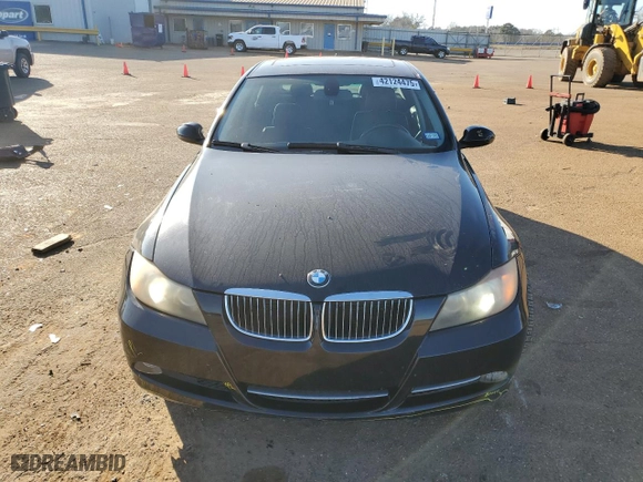 2006 BMW 3 Series 330i with VIN WBAVB33546KR75071, listed as a Copart auction lot 42124475 with 263,215 mi miles and Salvage Title. Bid and sale history available at carsss.com. Image 5.