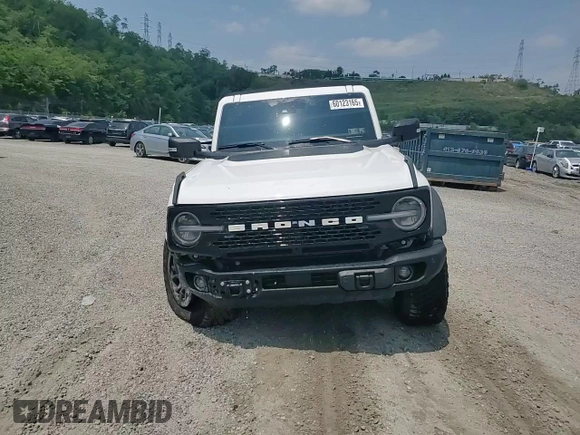 2023 Ford Bronco z VIN 1FMEE5DP9PLC00732, wystawiony jako Copart lot #60123165 z przebiegiem 10 672 mil mil oraz Szkoda całkowita • Salvage title. Historia ofert i sprzedaży dostępna na DreamBid. Obrazek 15.