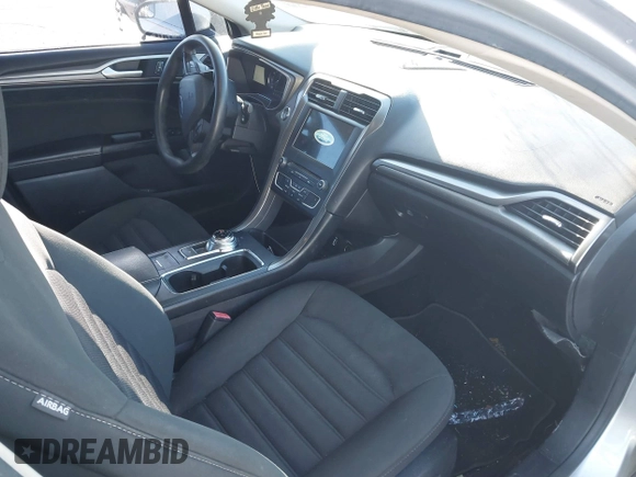 2017 Ford Fusion SE with VIN 3FA6P0H76HR137260, listed as a IAAI auction lot 41827472 with 123,031 mi miles. Bid and sale history available at carsss.com. Image 5.