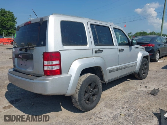 2011 Jeep Liberty Sport z VIN 1J4PN2GK1BW510712, wystawiony jako IAAI lot #42648233 z przebiegiem 154 691 mil mil oraz . Historia ofert i sprzedaży dostępna na DreamBid. Obrazek 4.