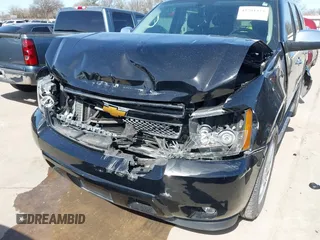 2009 Chevrolet Tahoe LTZ z VIN 1GNFC33J69R285570, wystawiony jako IAAI lot #41701424 z przebiegiem 165 811 mil mil oraz . Historia ofert i sprzedaży dostępna na DreamBid. Obrazek 6.