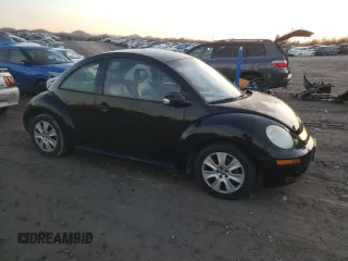 2009 Volkswagen New Beetle Coupe S with VIN 3VWPW31C69M511498, listed as a Copart auction lot 82576534 with 200,530 mi miles and Salvage Title. Bid and sale history available at carsss.com. Image 4.
